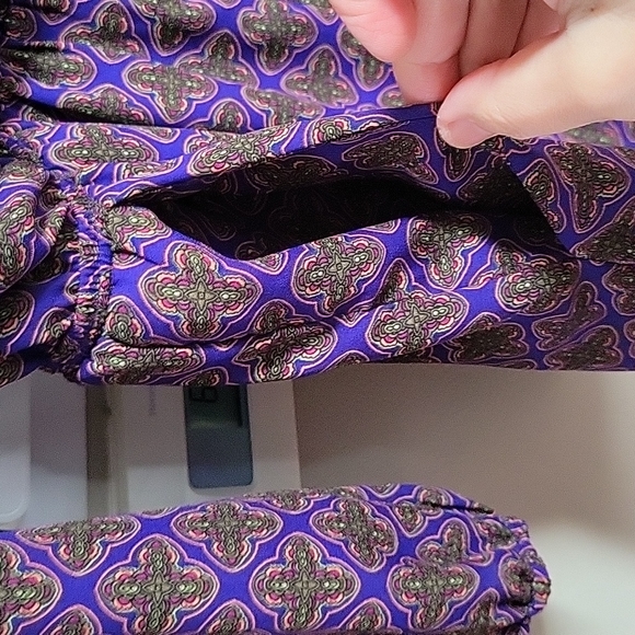 3/$12 Super cute open back romper - Picture 4 of 7